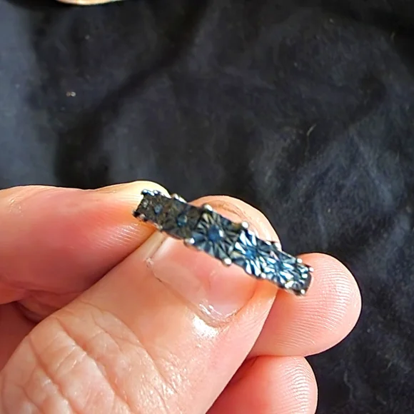 Ring - Picture 3 of 4